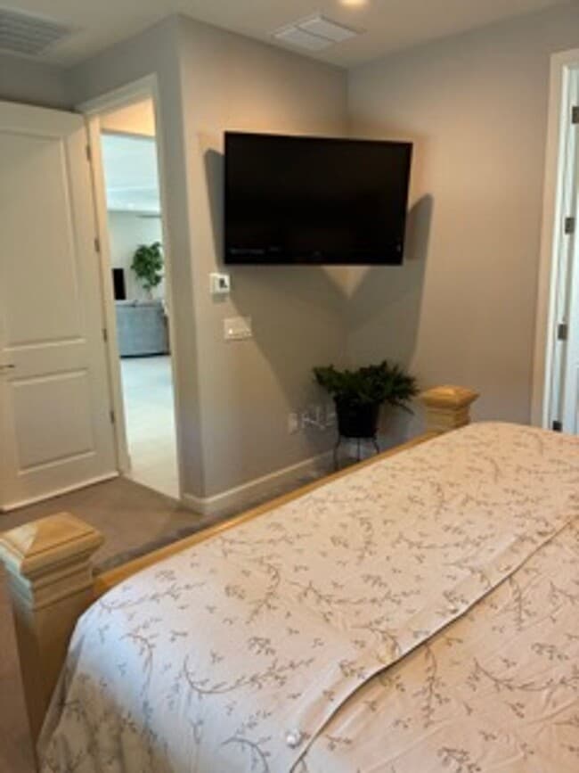 Building Photo - STUNNING NEWER HOME- GATED