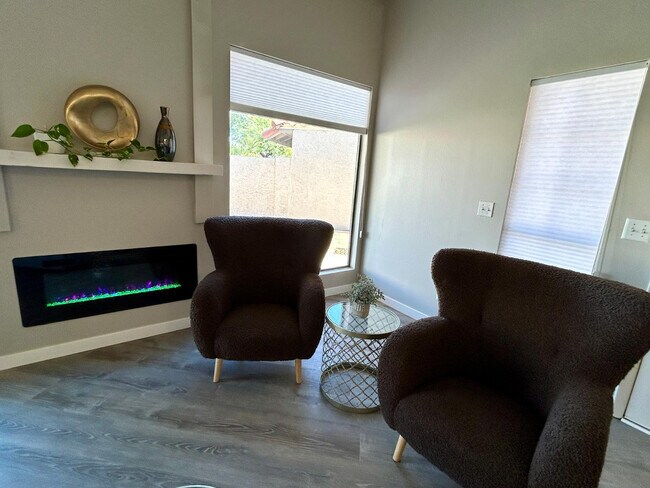 Building Photo - 4212 E Sandia St