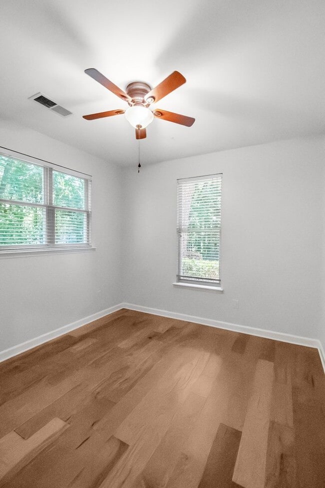 Building Photo - Waterfront Living at Its Finest - Beautifully Remodeled 3BR/2BA, 1st Floor, End Unit Condo on Lak...