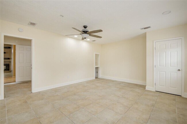 Building Photo - 5006 Westfield Village Dr