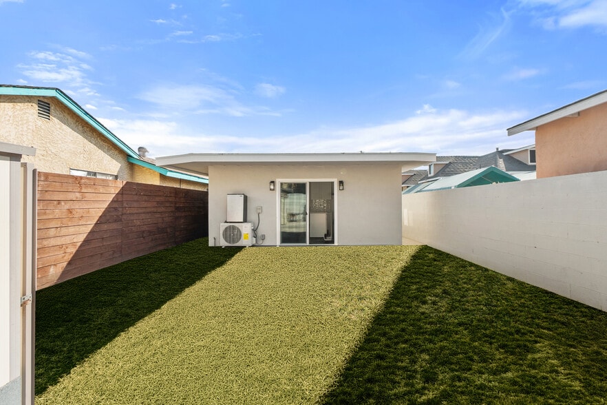 Building Photo - 2051 E Harding St