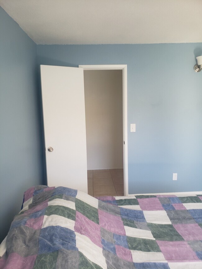 Building Photo - 3560 N Tucson Blvd