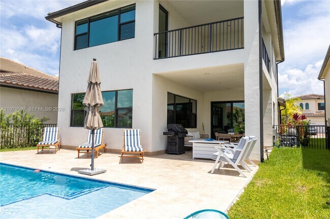 Building Photo - 11826 SW 13th Ct