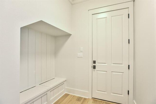 Building Photo - Stunning Midtown Tallahassee Home In Braem...