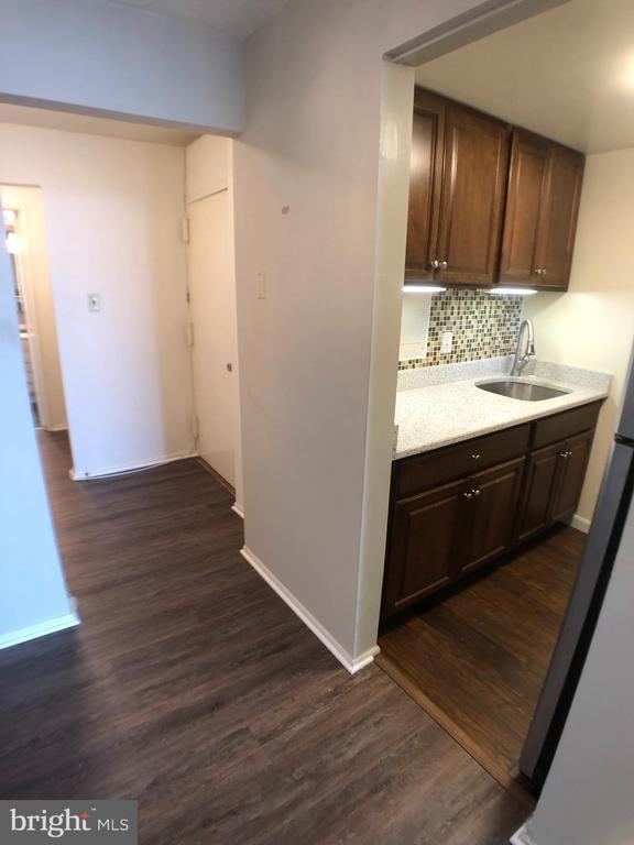 Building Photo - 118 Monroe St