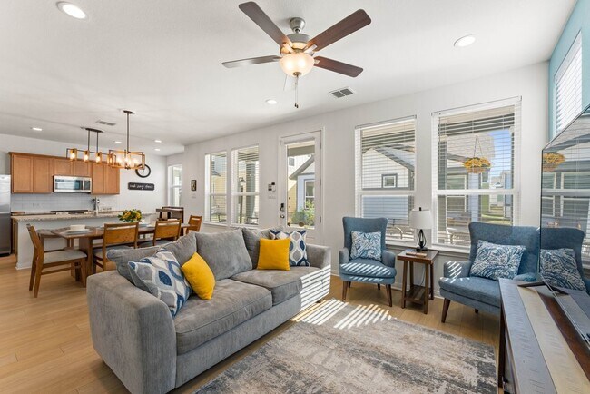 Building Photo - 2119 Hofstaat