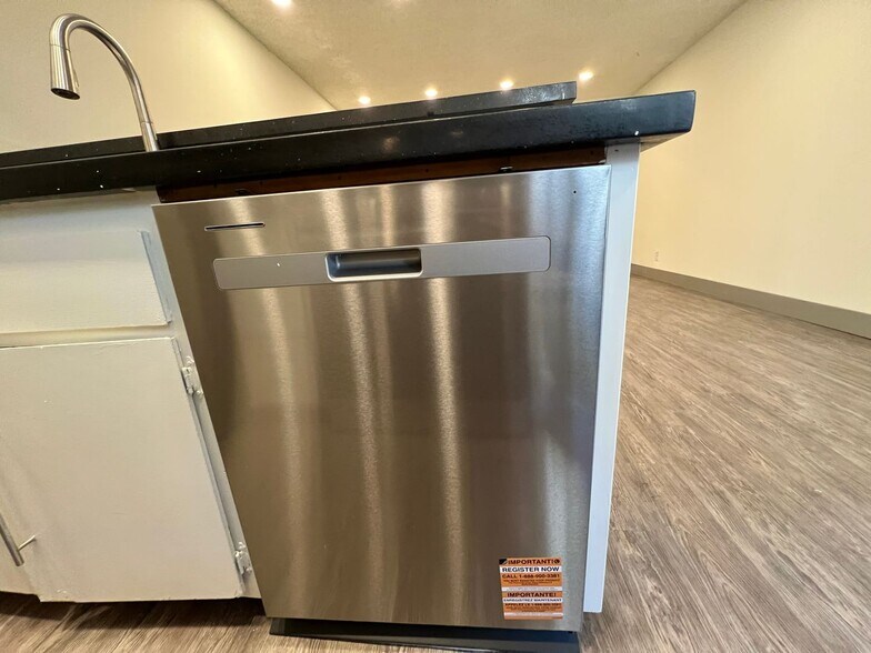 Building Photo - 3735 S Canfield Ave