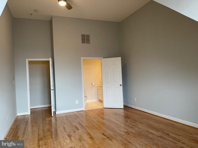 Building Photo - 680 9th St SW