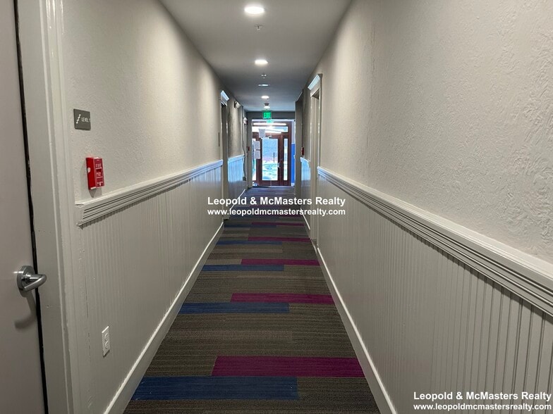 Building Photo - 100 Peterborough St