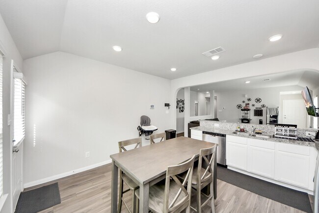 Building Photo - 3702 Cub Dr