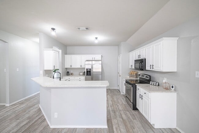 Building Photo - 2207 Medford Ct