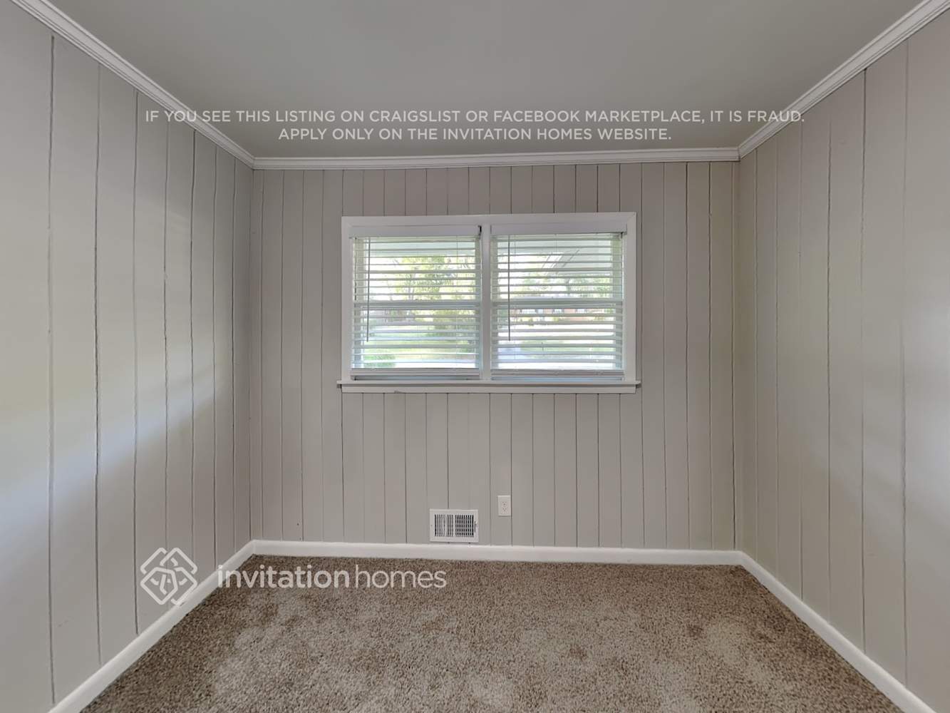 Building Photo - 3582 Highwood Dr SW