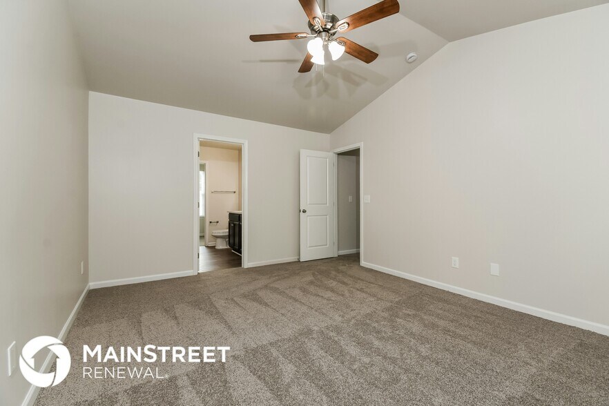 Building Photo - 4455 Oak Pointe Dr