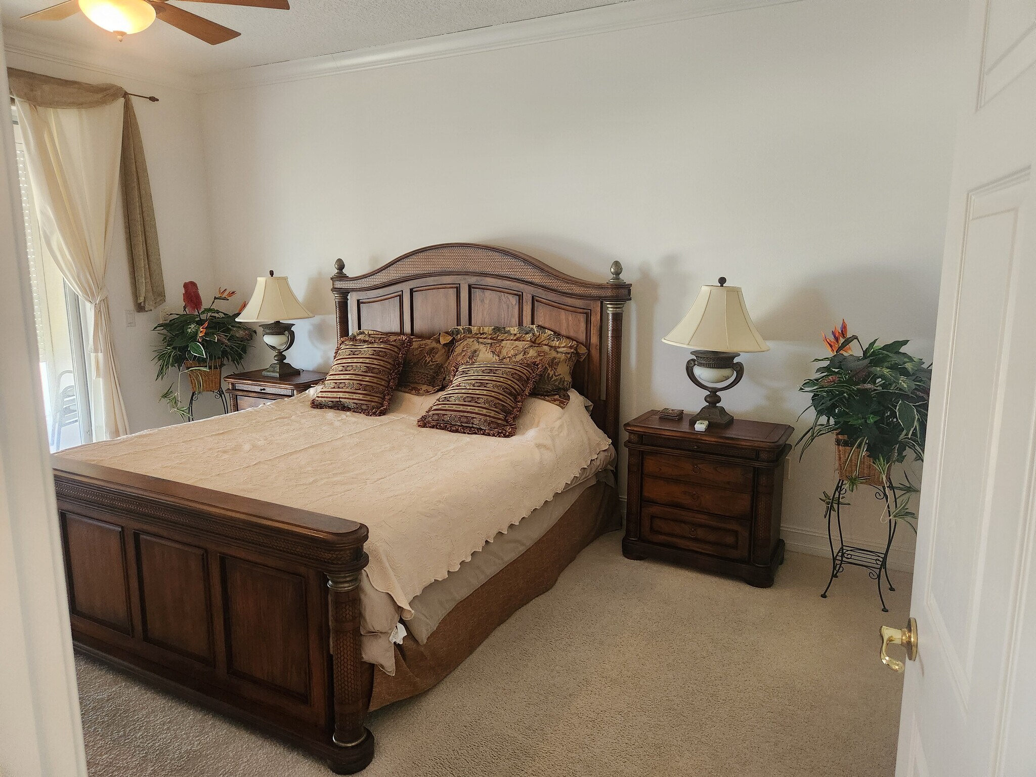 Master Bedroom - 425 Pierce Ave