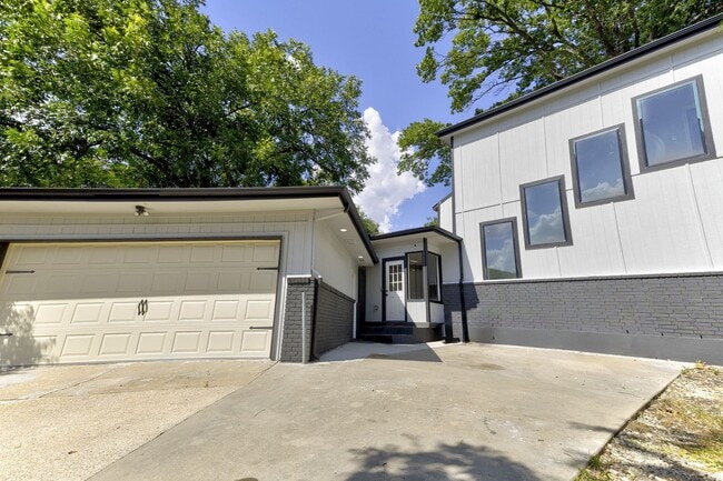 Building Photo - 6749 Fortune Rd