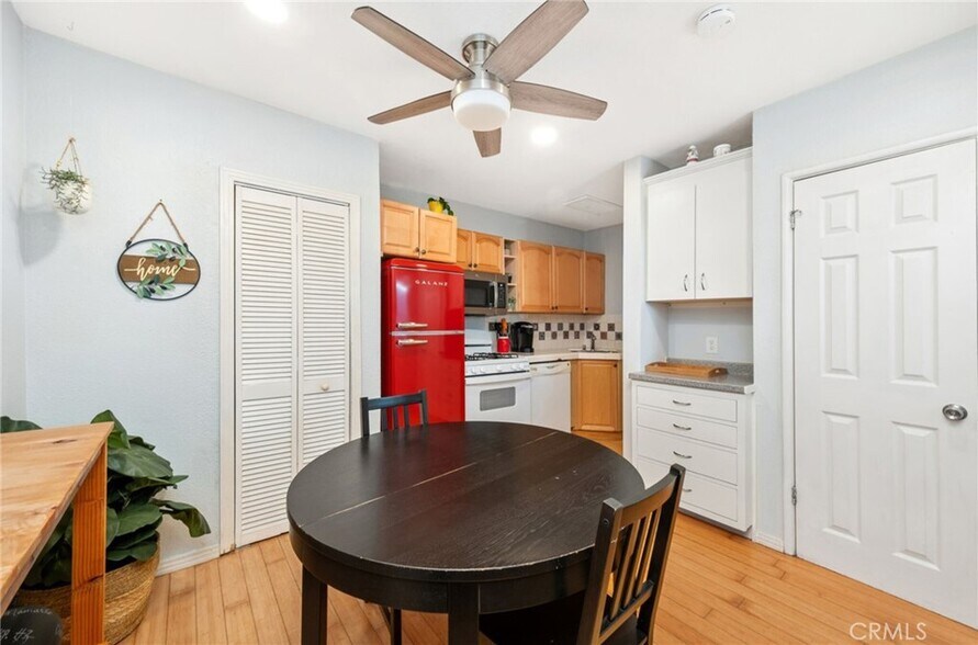 Building Photo - 336 Chester St