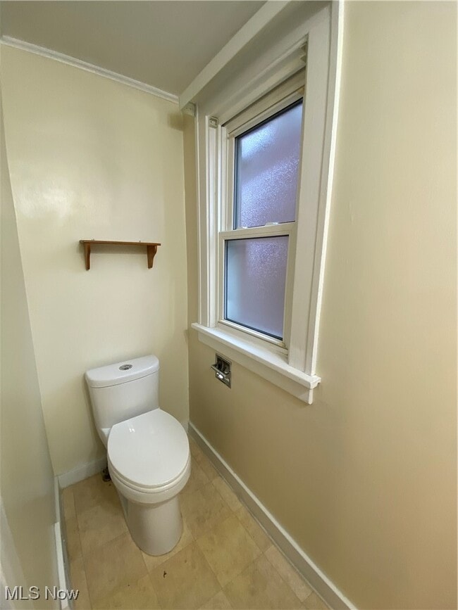 Building Photo - 3573 Silsby Rd