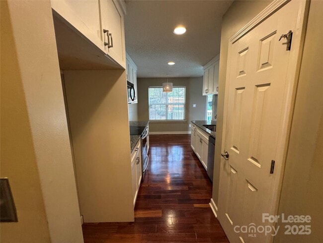 Building Photo - 3802 Cassidy Dr