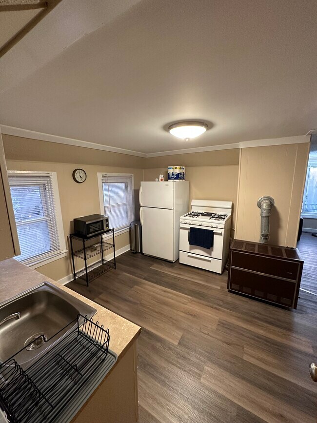 110 Forest Ave 110 Forest Ave Cranston RI 02910 Apartment Finder