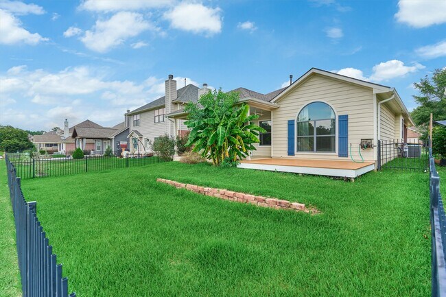 Building Photo - 8007 N Tarrytown Crossing Dr