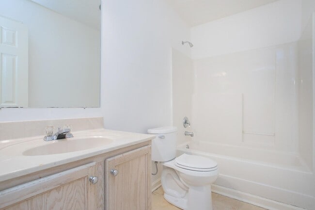 Building Photo - 517 Longleaf Ct