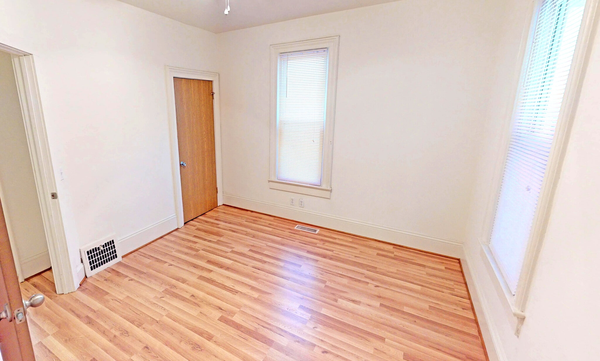 BDR 2 - 517 W Edwards St
