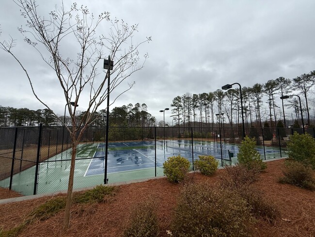 Building Photo - Beautiful and Spacious 5BR 4.5BA Home w/ Full Appliance Kitchen • Garage in Fairburn