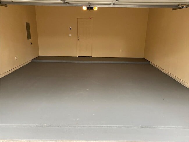 Building Photo - 2670 Crazyhorse Pass