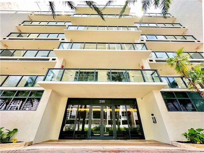 Building Photo - 2101 S Surf Rd
