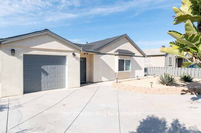 Building Photo - 4 Bedroom, 2 Bath House with Garage