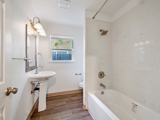 Building Photo - FOR RENT in Sacramento! 2533 Michelle Dr, ...