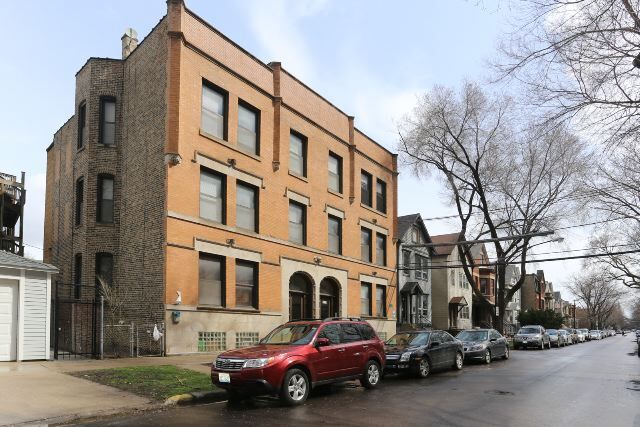 Primary Photo - 1358 W Barry Ave