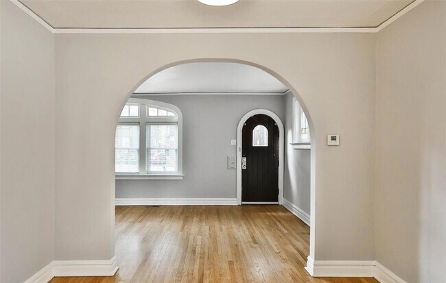 Building Photo - 7125 Dartmouth Ave