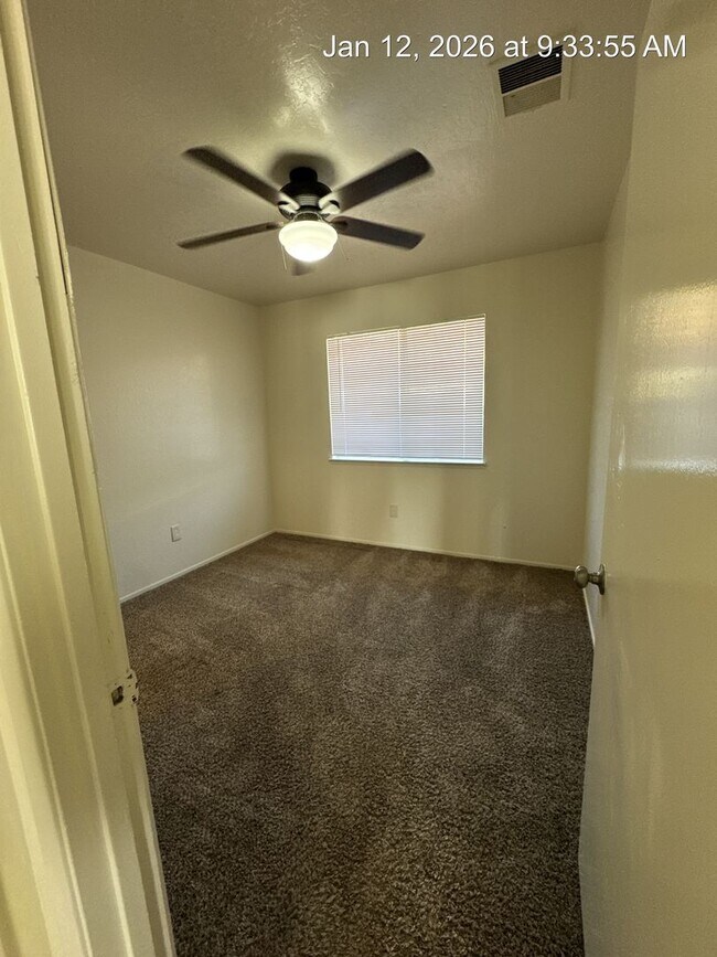 Building Photo - 2954