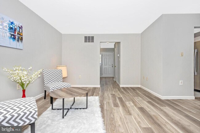 Building Photo - 7429 Mill Run Dr