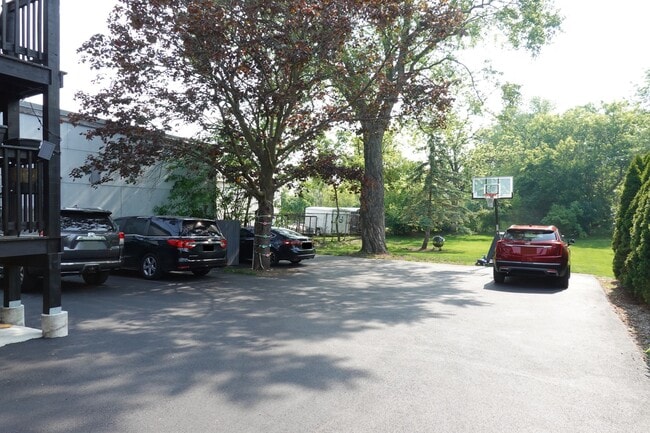 Building Photo - 51 Seymour Ave