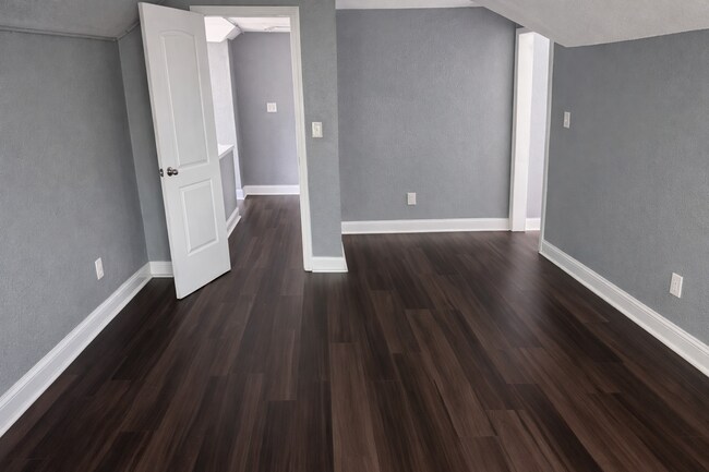 Building Photo - 3636 The Paseo