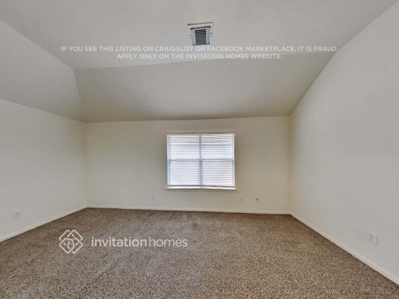 Building Photo - 18 Mira Loma Dr