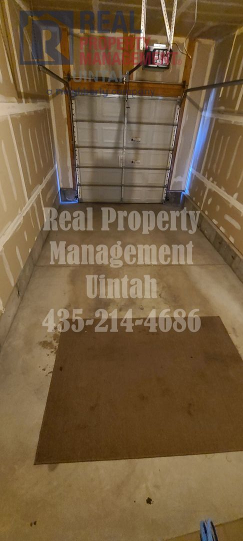 Building Photo - 431 E Gray Fox Ln