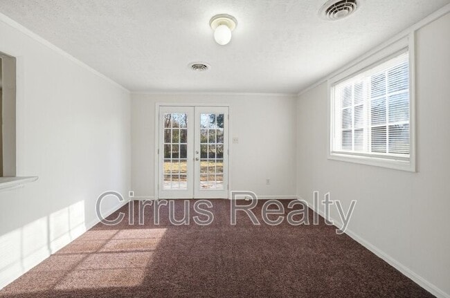 Building Photo - 1924 Zinzer Rd