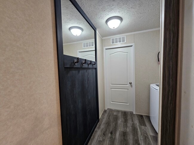 Building Photo - 258 Spruce