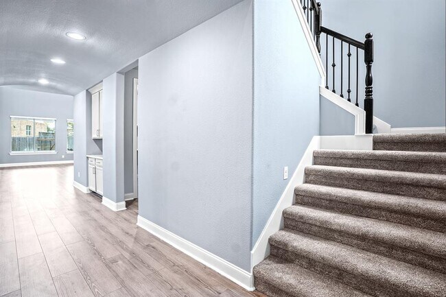 Building Photo - 2328 Blended Tree Ranch