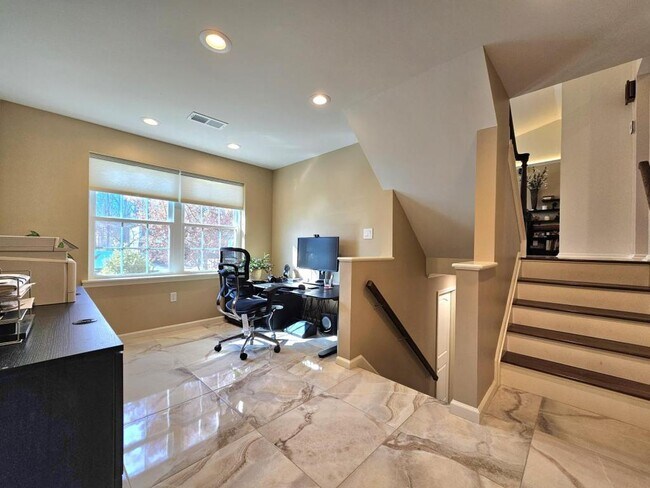 Building Photo - 11930 Cotton Mill Dr