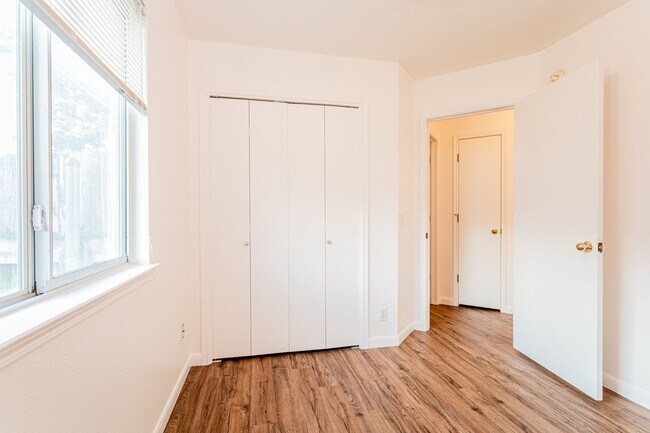 Building Photo - Charming 3-Bedroom, 2-Bath Single-Family Home