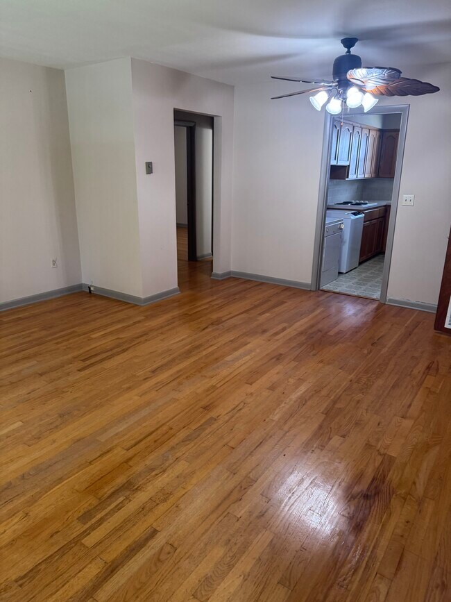 Building Photo - 12th st 4plex