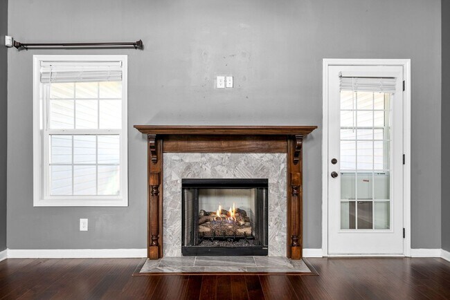 Building Photo - Pet Friendly Four Bedroom with Bonus!