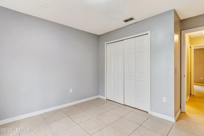 Building Photo - 13002 Viburnum Dr S