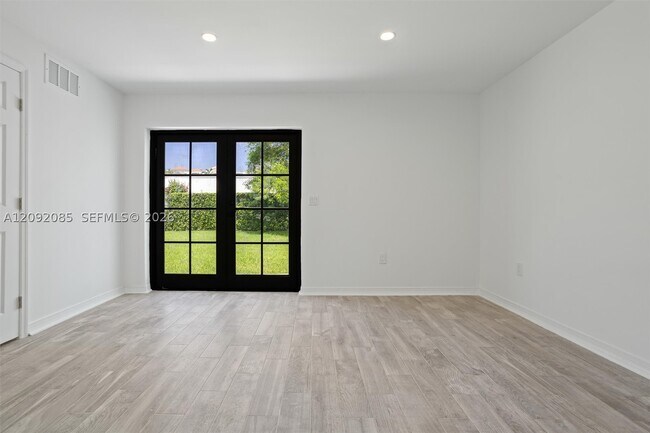 Building Photo - 434 Aragon Ave