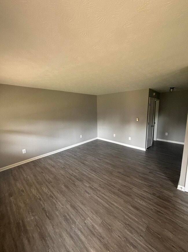 Building Photo - 315 Garden Park Dr