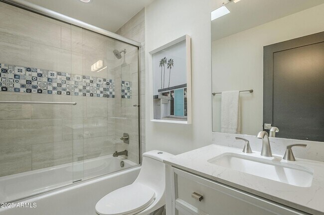 Building Photo - 7322 E Sierra Vista Dr
